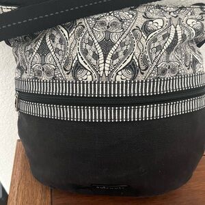 Sakroots Artist Circle Crossbody Black & White Bag Purse “Soulful Owl” Pattern